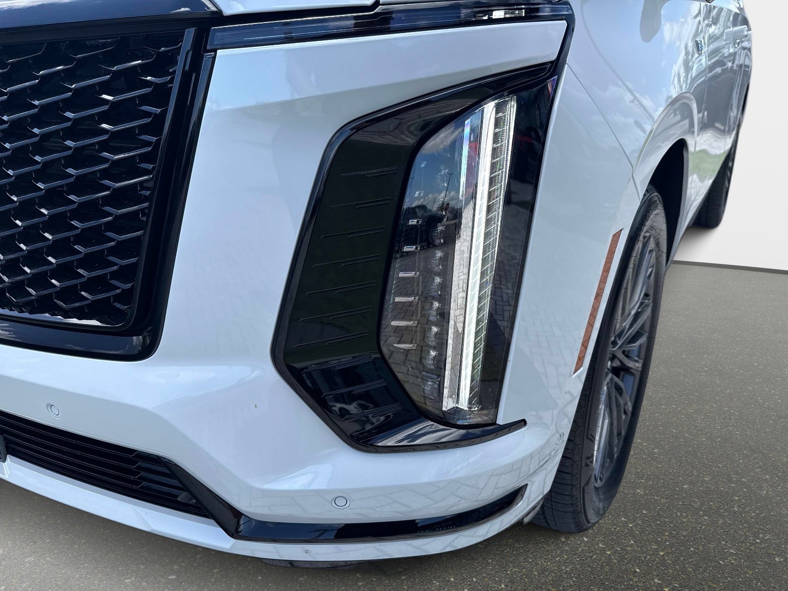 Used 2026 Cadillac Escalade Platinum Sport image 8