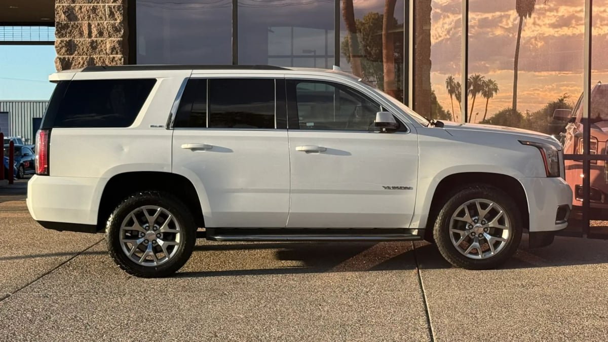 Used 2016 GMC Yukon SLE w/ Convenience Package AWD/4WD image 14