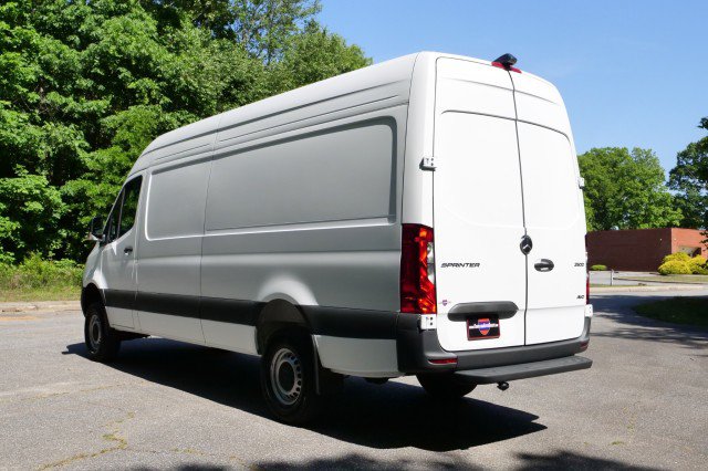 Used 2025 Mercedes-Benz Sprinter 2500 image 19