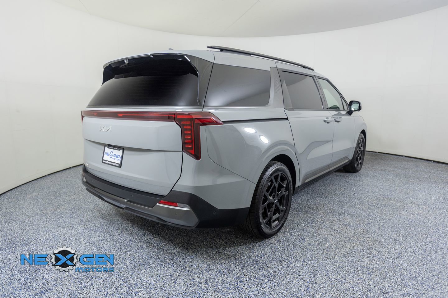 Used 2025 Kia Carnival SX Prestige FWD image 7