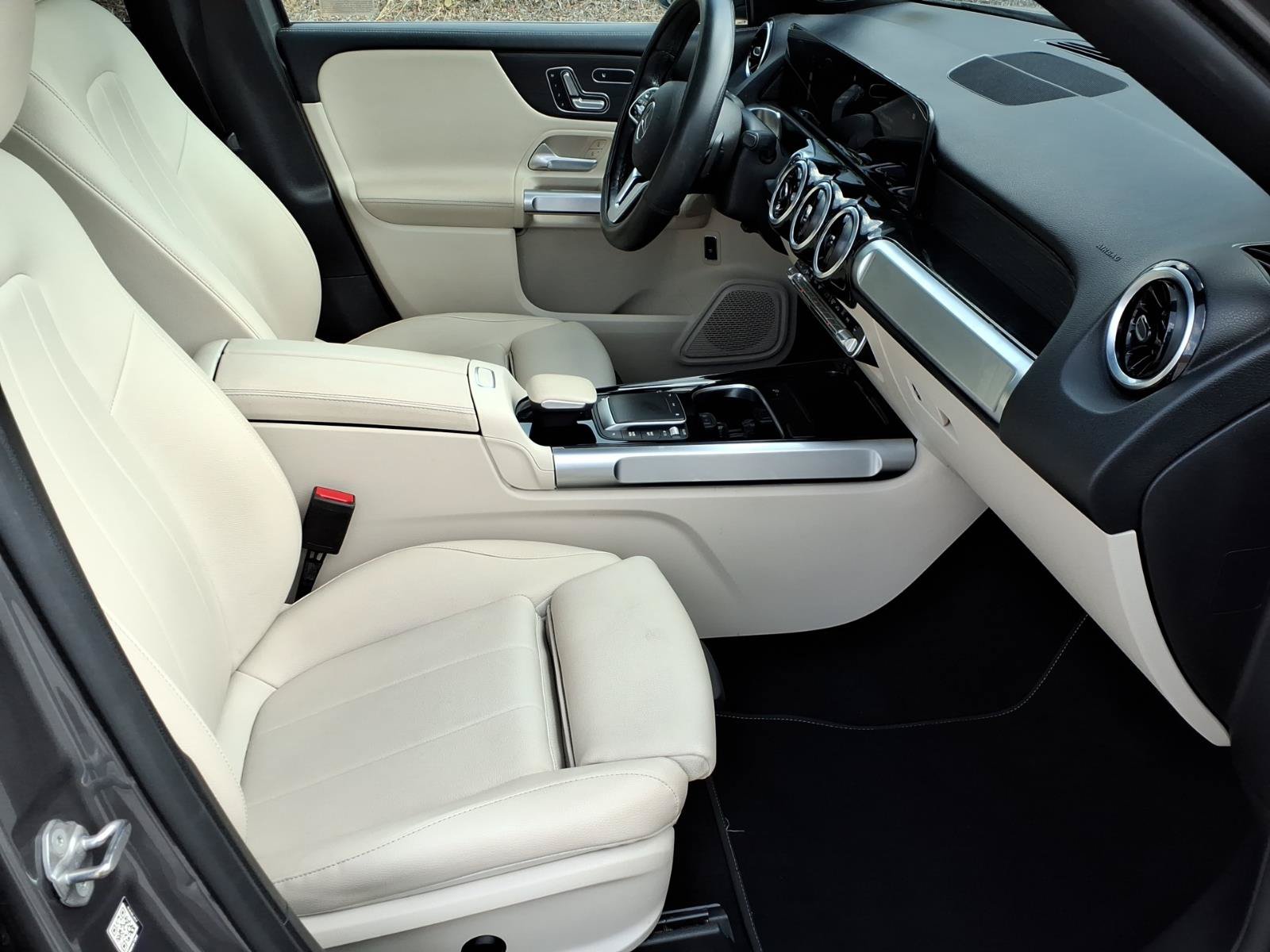 Used 2023 Mercedes-Benz GLB 250 4MATIC image 16