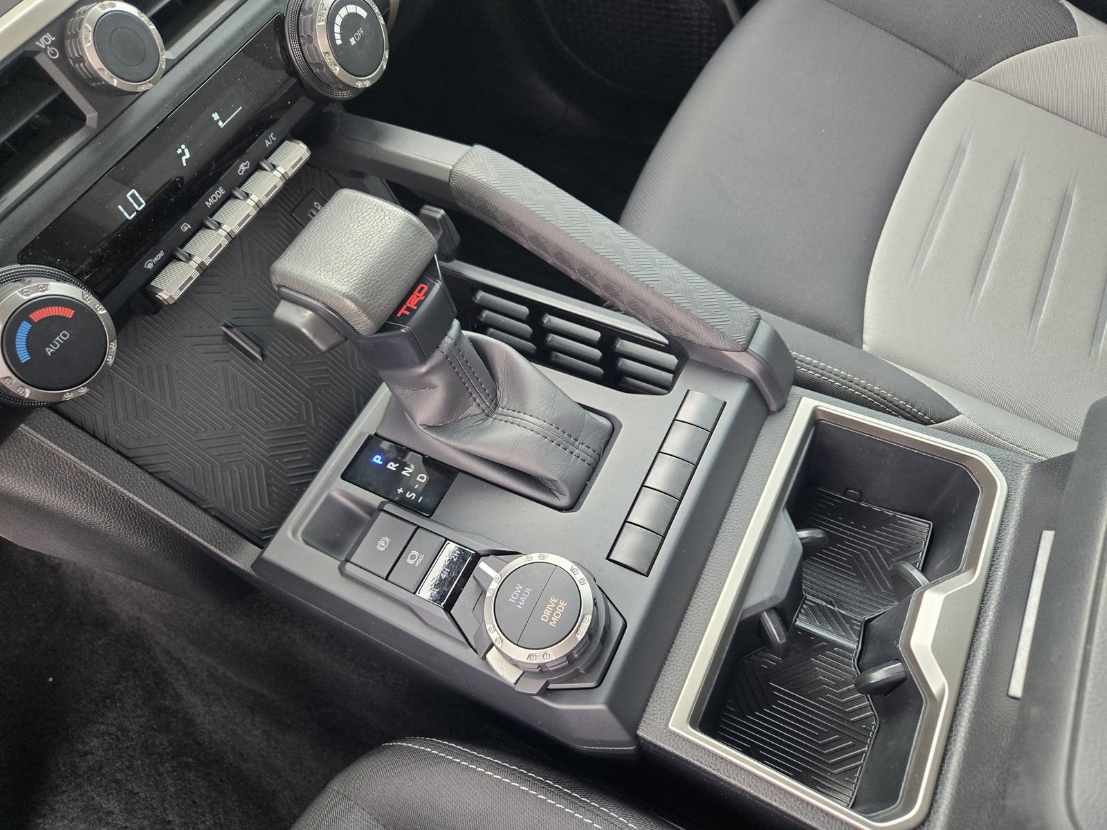 Used 2024 Toyota Tacoma TRD Sport AWD/4WD image 18