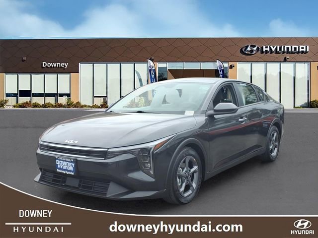 Used 2025 Kia K4 LXS image 1