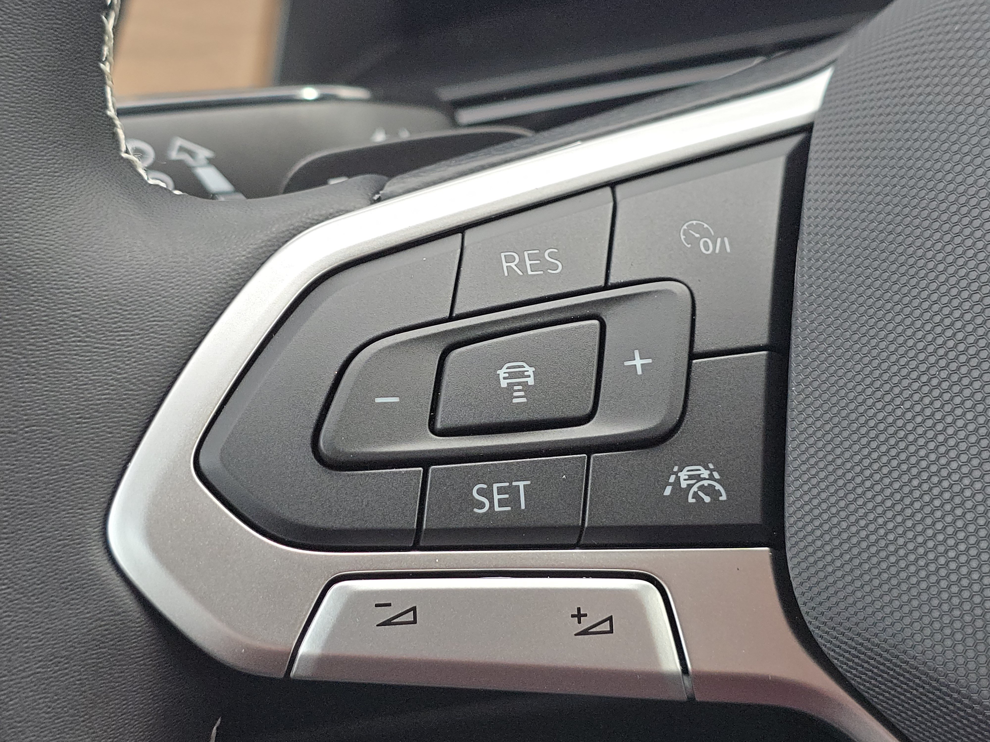 New 2026 Volkswagen Atlas SE FWD image 24