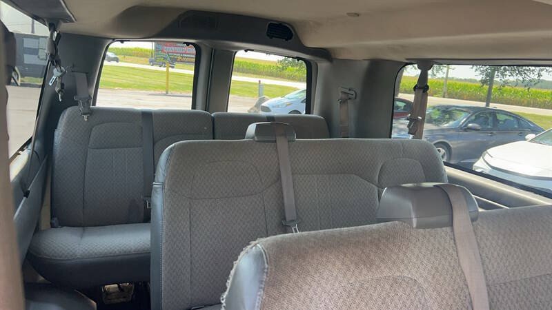 Used 2018 Chevrolet Express 3500 LT w/ LT Preferred Equipment Group RWD image 13