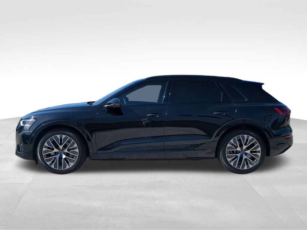 Used 2024 Audi Q8 e-tron Prestige w/ Prestige Package AWD/4WD image 6