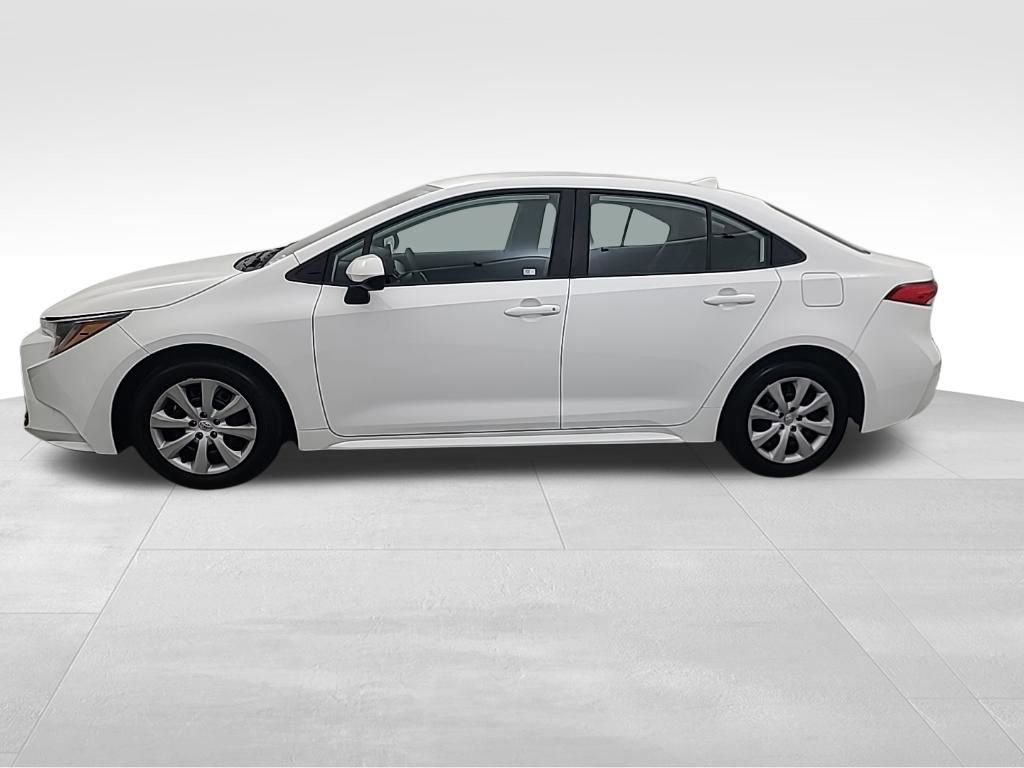 Used 2025 Toyota Corolla LE image 8