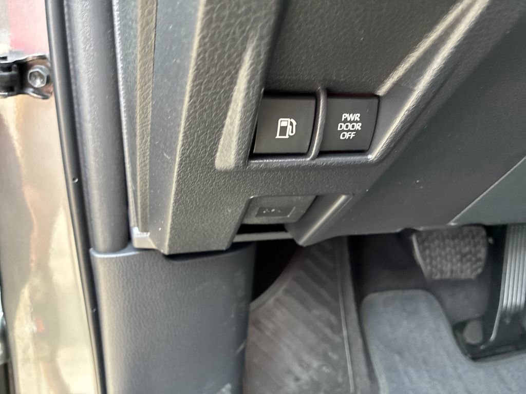 New 2026 Toyota Sienna XLE image 42