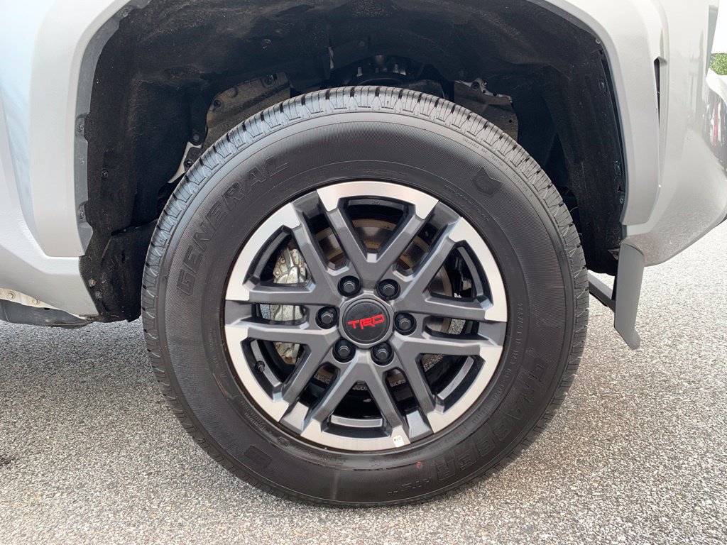Used 2025 Toyota Tacoma TRD Sport AWD/4WD image 29