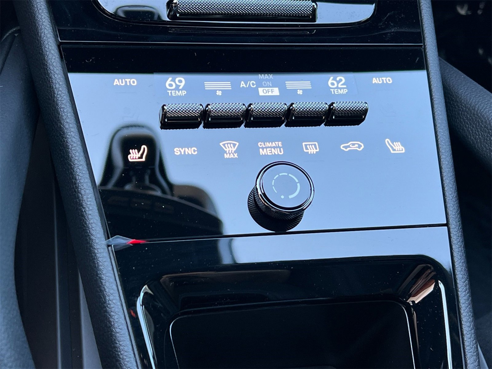 New 2025 Porsche Cayenne image 25