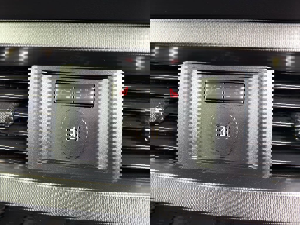 Used 2024 Ford F350 Platinum image 14