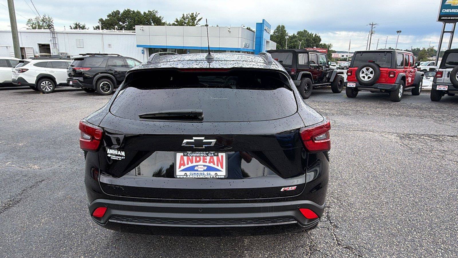 Used 2025 Chevrolet Trax RS w/ Sunroof Package FWD image 10