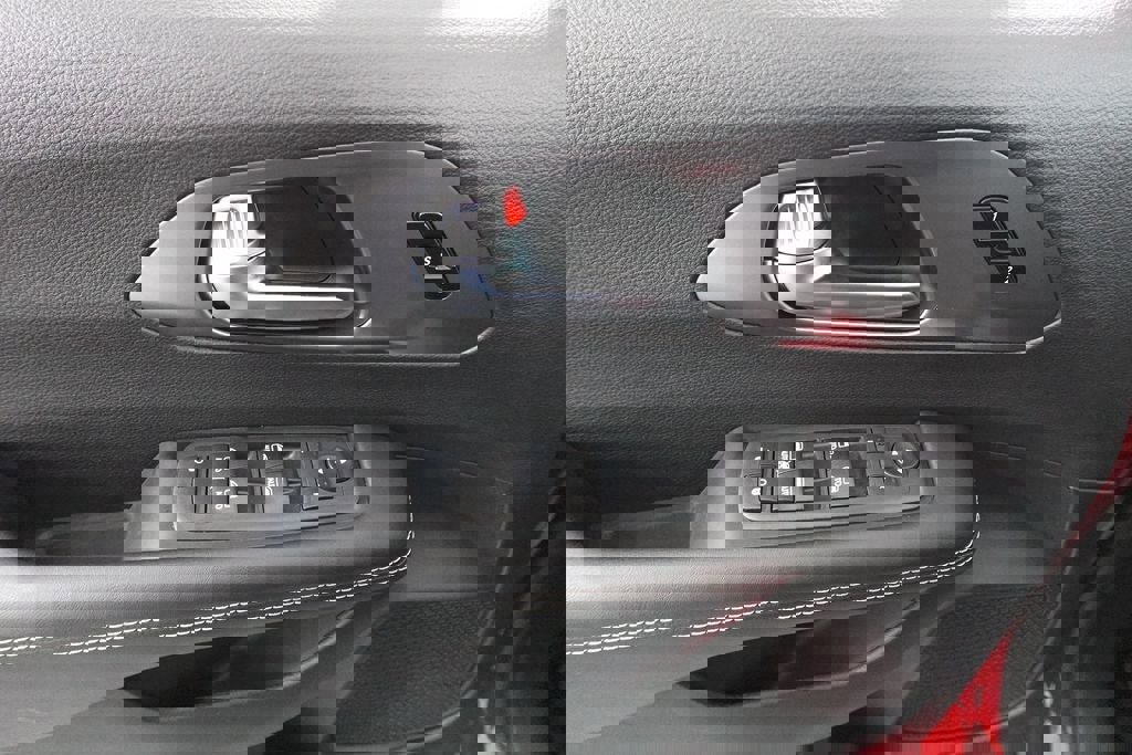 New 2026 Chrysler Pacifica Select image 9