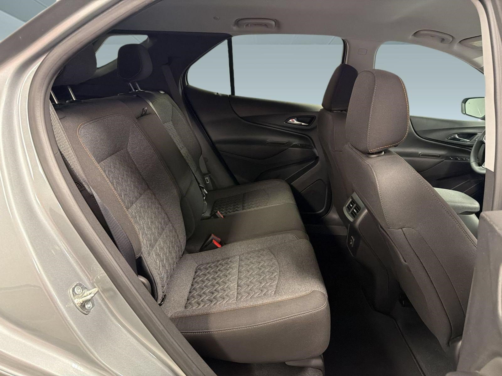 Used 2023 Chevrolet Equinox LT FWD image 31