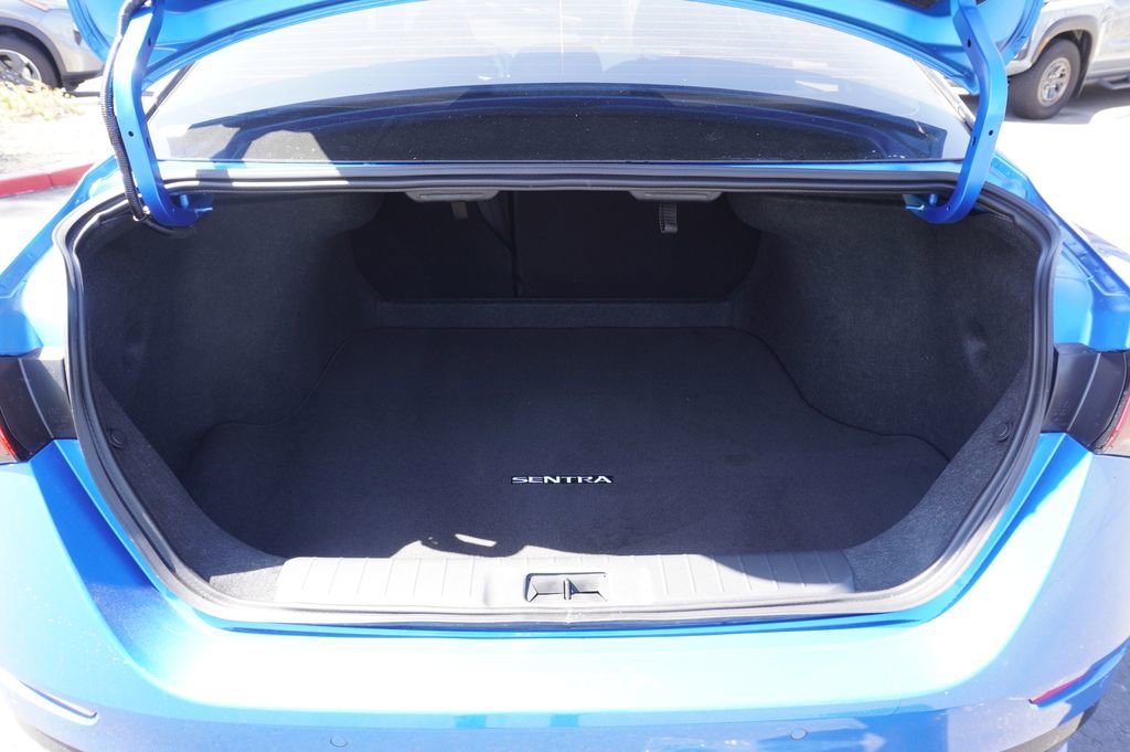 Certified 2025 Nissan Sentra SR w/ Midnight Edition image 8