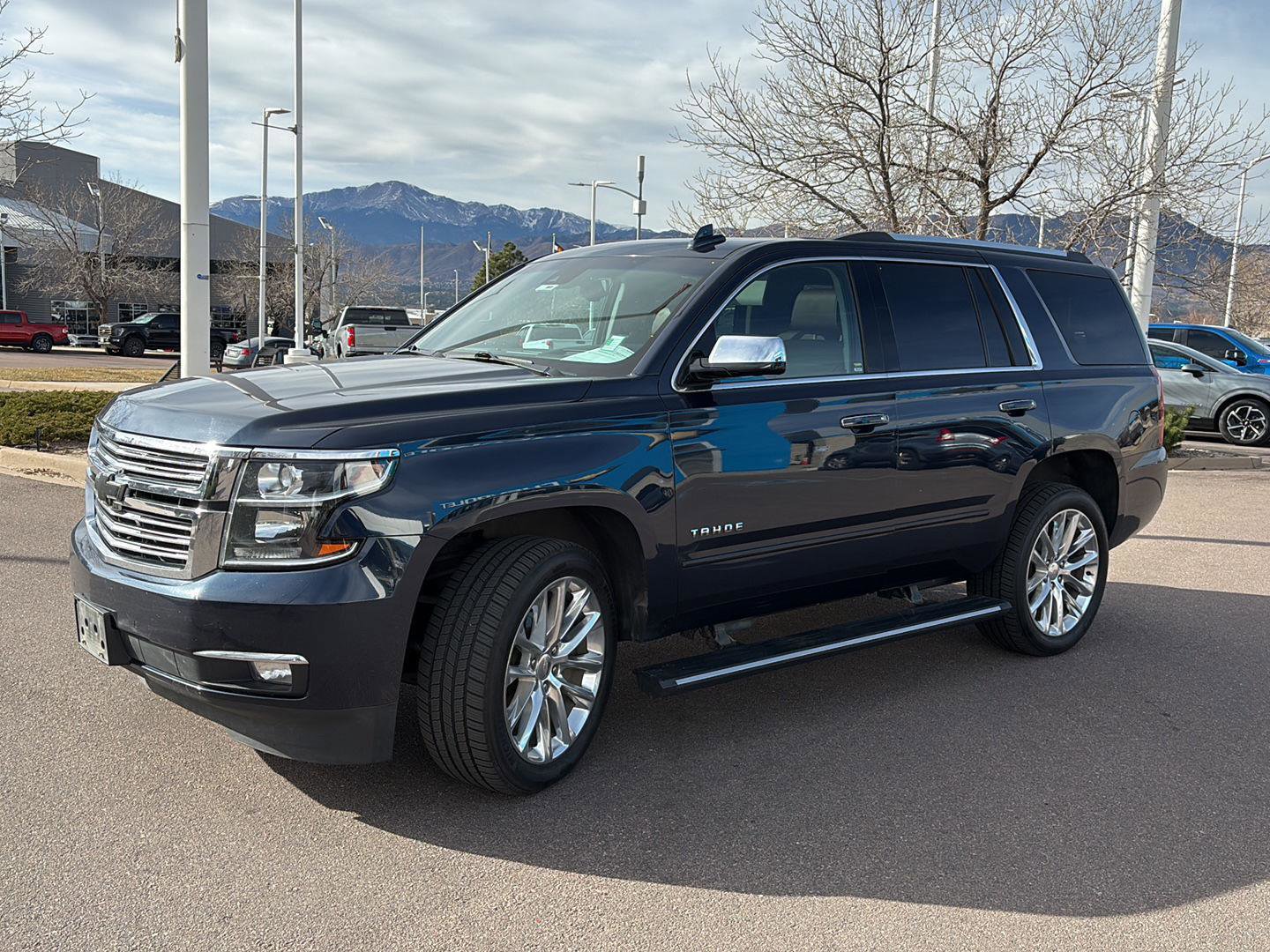 Used 2019 Chevrolet Tahoe Premier w/ Premier Plus Edition image 3
