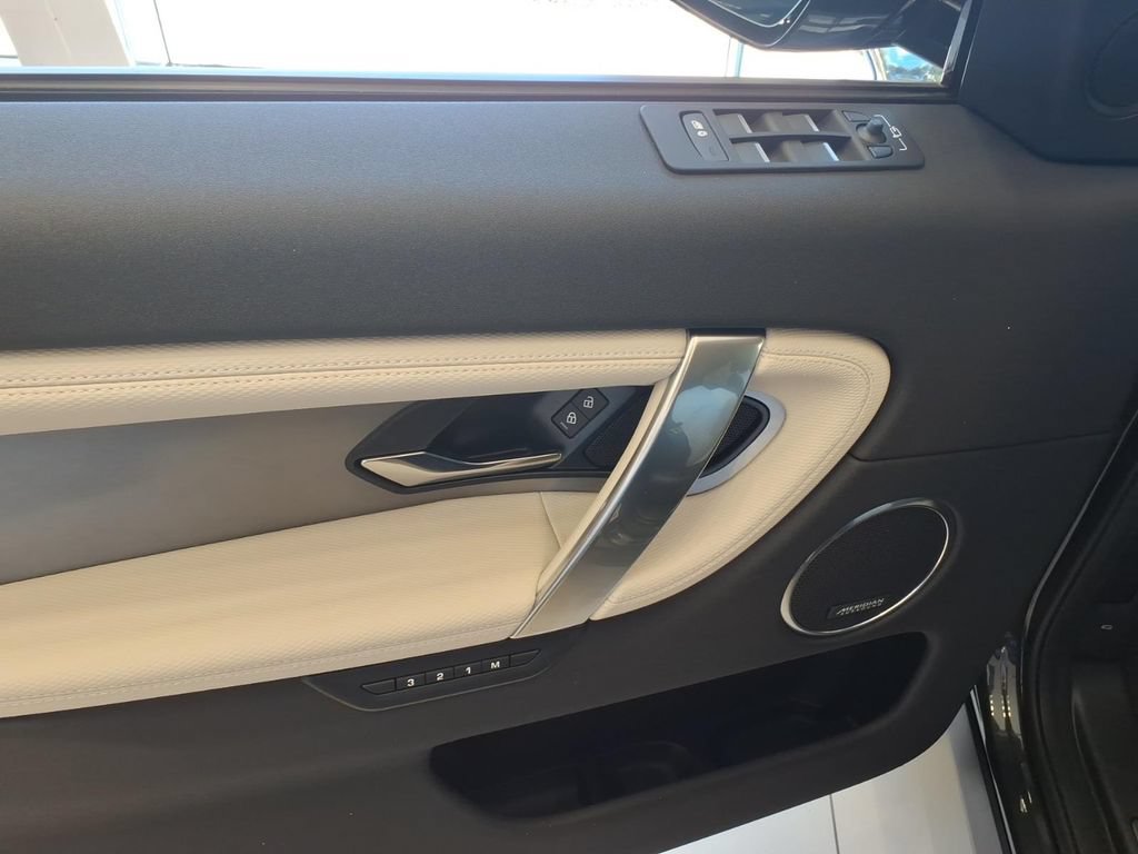 New 2026 Land Rover Discovery Sport Landmark AWD/4WD image 10