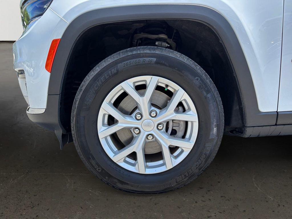 Used 2023 Jeep Grand Cherokee L Limited AWD/4WD image 10