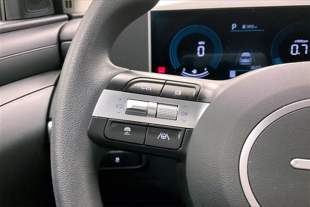 Certified 2025 Hyundai Tucson SE image 19