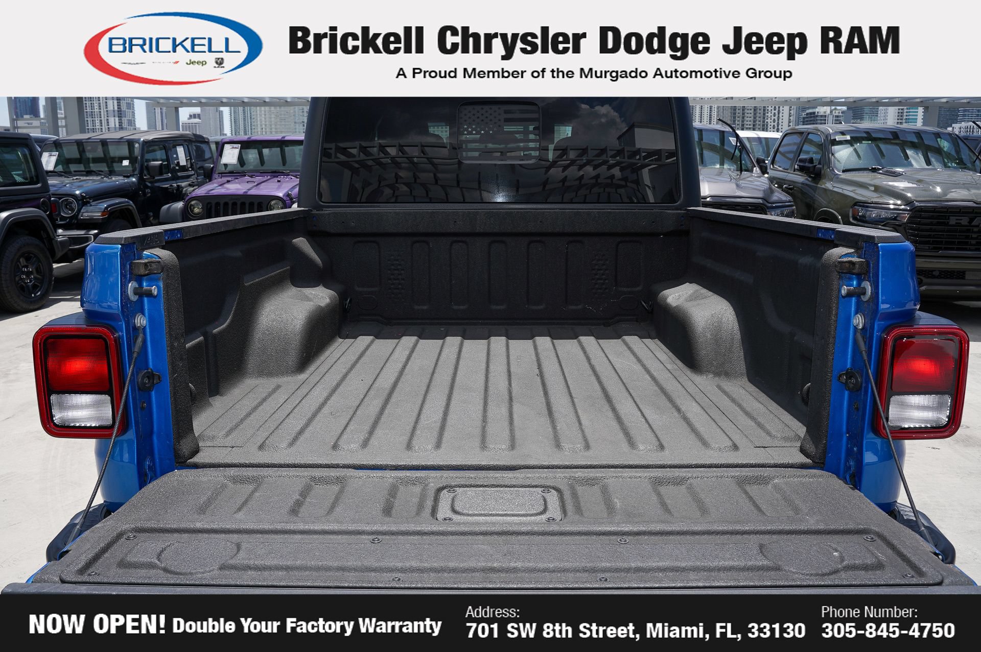 Used 2023 Jeep Gladiator Sport AWD/4WD image 10