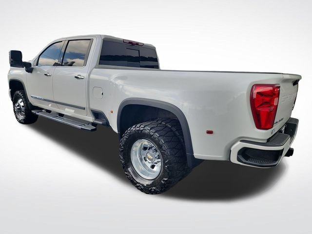 Used 2024 Chevrolet Silverado 3500 High Country w/ High Country Premium Package AWD/4WD image 3