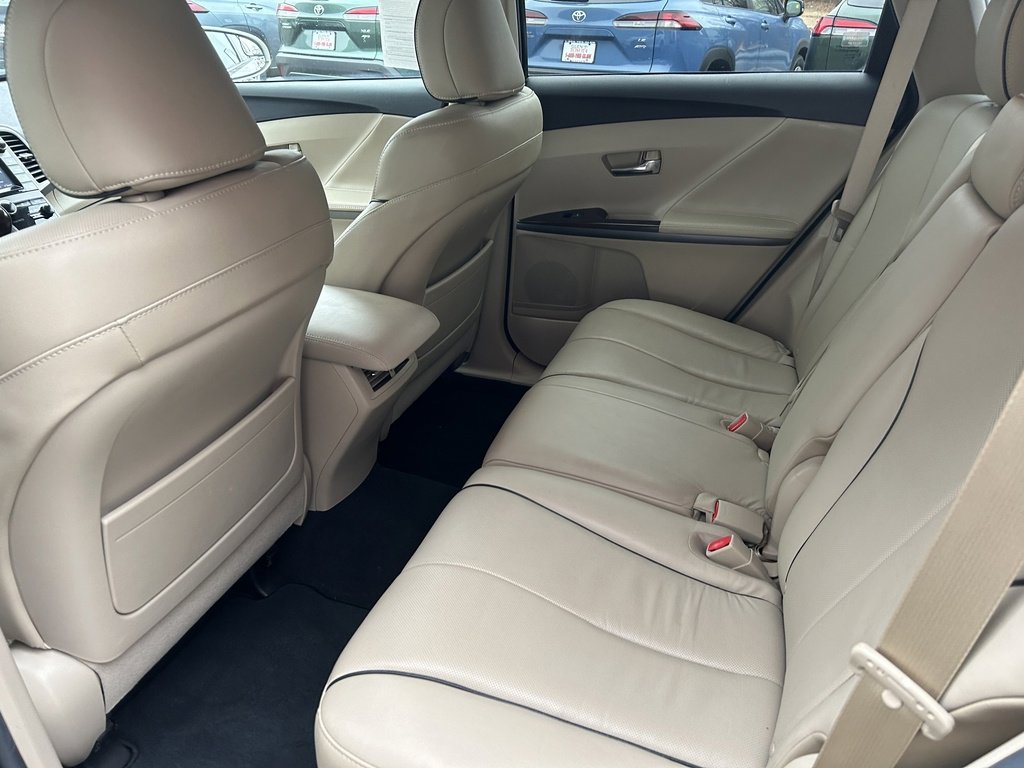 Used 2015 Toyota Venza XLE image 10