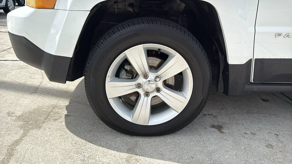 Used 2017 Jeep Patriot Latitude FWD image 18