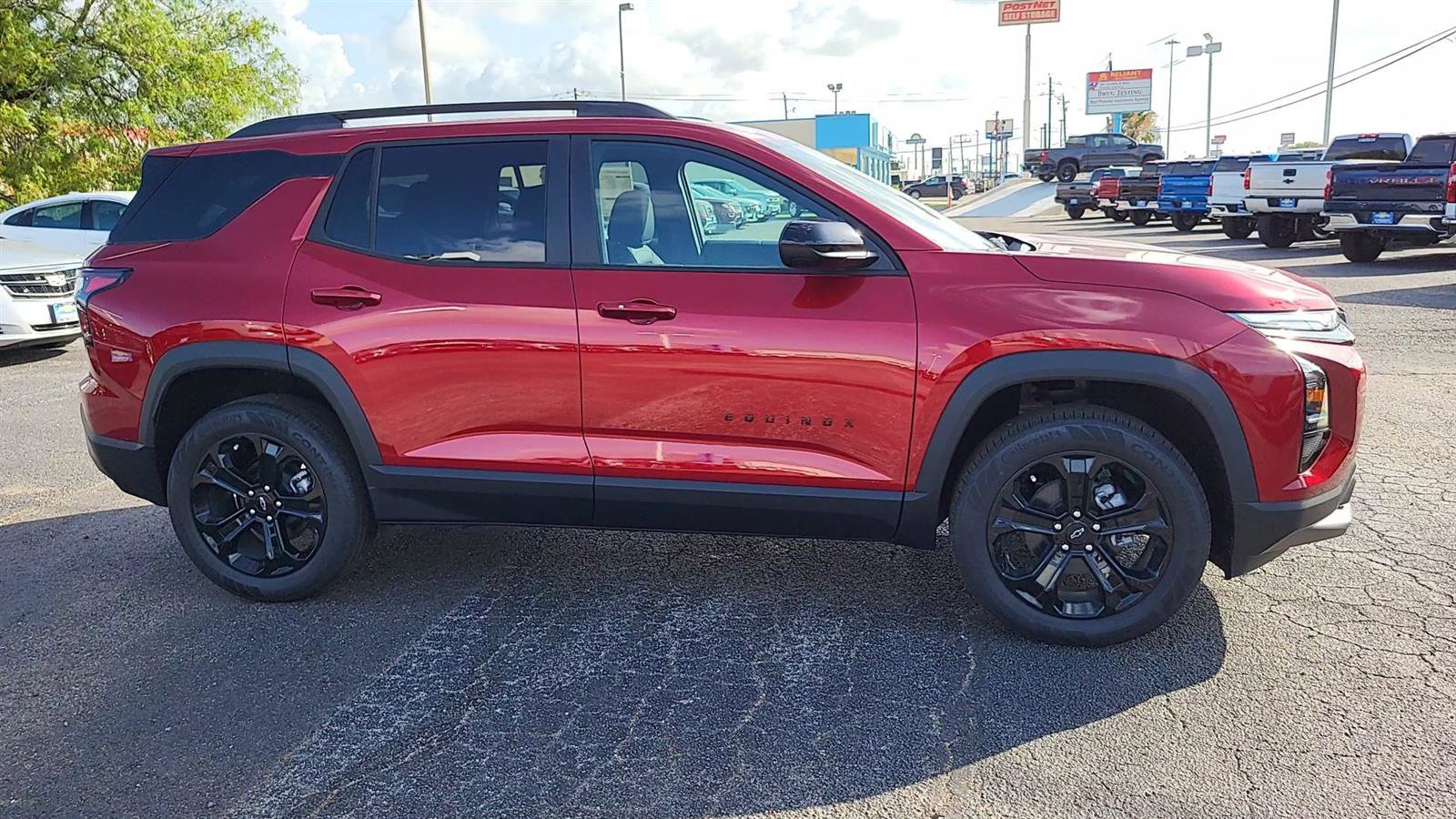 New 2025 Chevrolet Equinox LT w/ Midnight Edition image 9