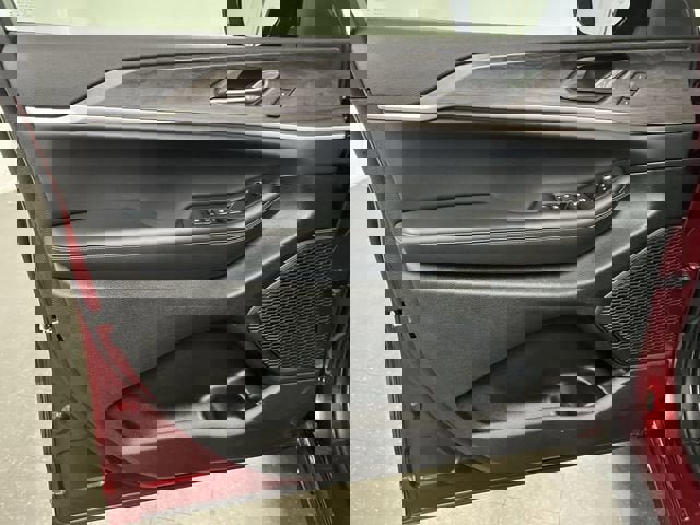 Used 2025 Jeep Grand Cherokee L Limited w/ Black Appearance Package image 23