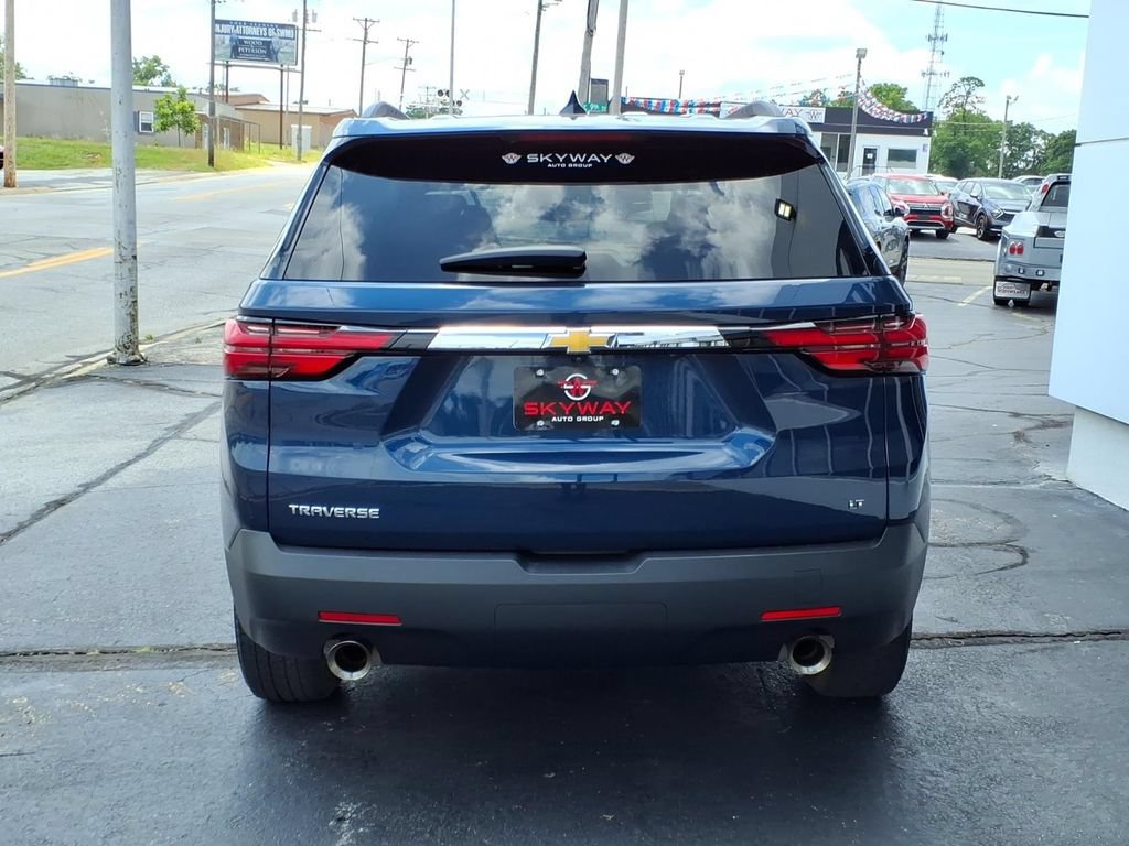 Used 2023 Chevrolet Traverse LT FWD image 5