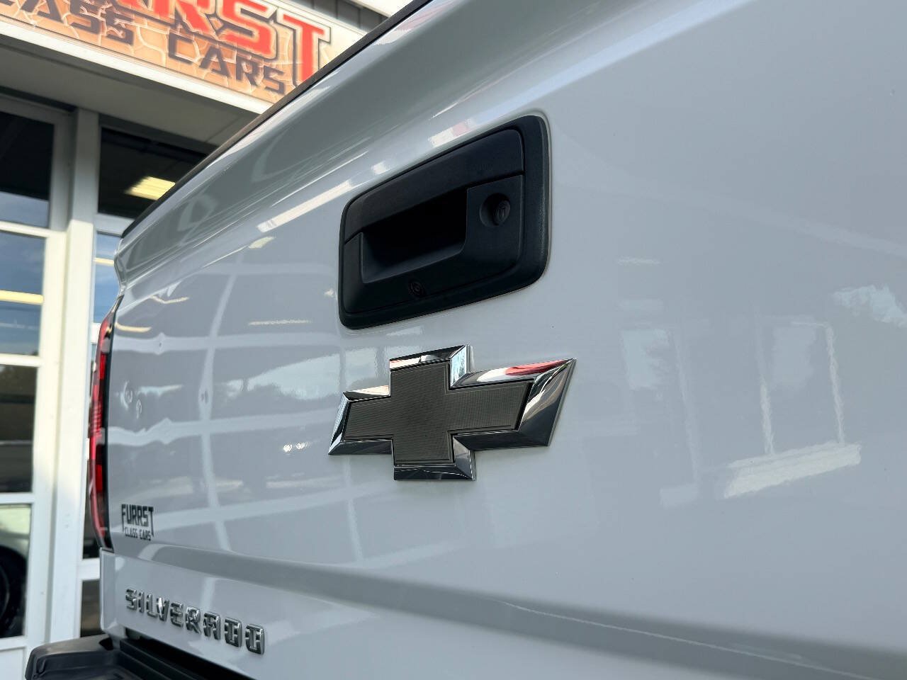 Used 2017 Chevrolet Silverado 2500 High Country w/ Duramax Plus Package AWD/4WD image 9