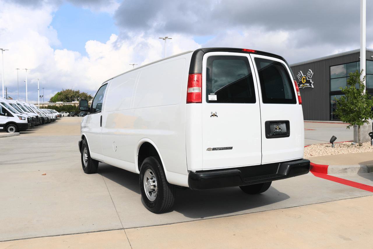Used 2019 Chevrolet Express 2500 image 3