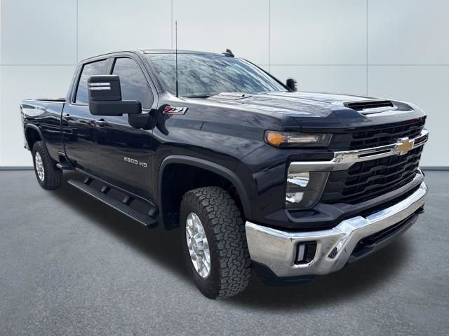 Used 2024 Chevrolet Silverado 2500 LT image 5