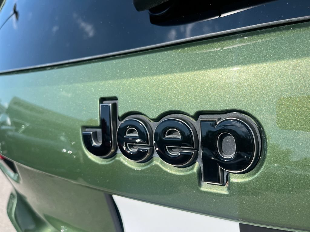 Used 2021 Jeep Grand Cherokee Trackhawk AWD/4WD image 39