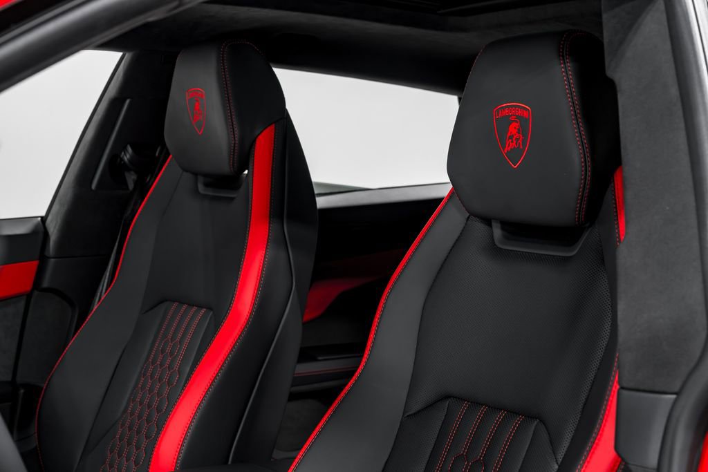 Used 2025 Lamborghini Urus SE AWD/4WD image 19