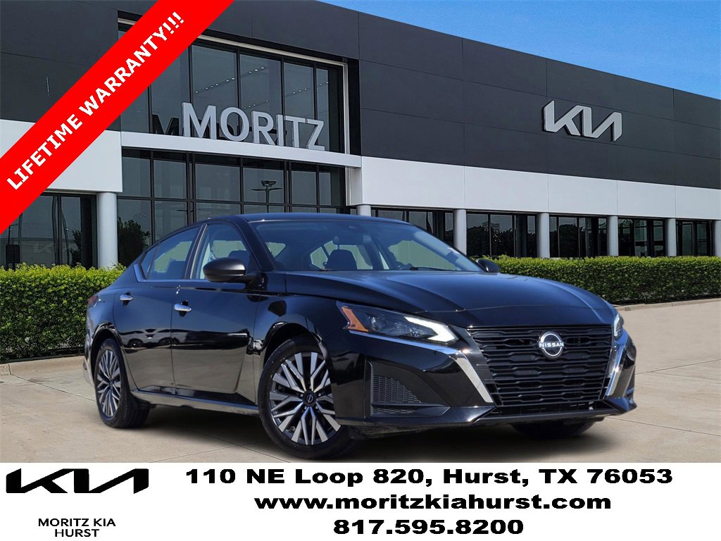 Used 2024 Nissan Altima 2.5 SV image 1