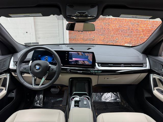 Certified 2025 BMW X2 xDrive28i w/ Technology Package image 6