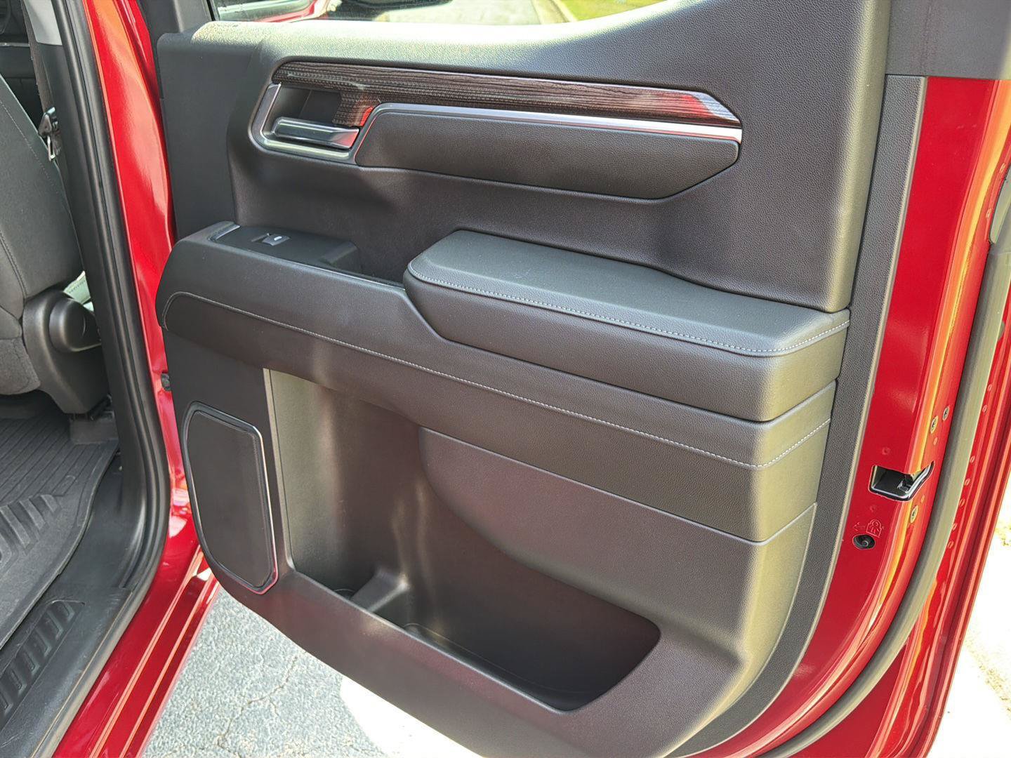 Used 2024 Chevrolet Silverado 1500 RST AWD/4WD image 15