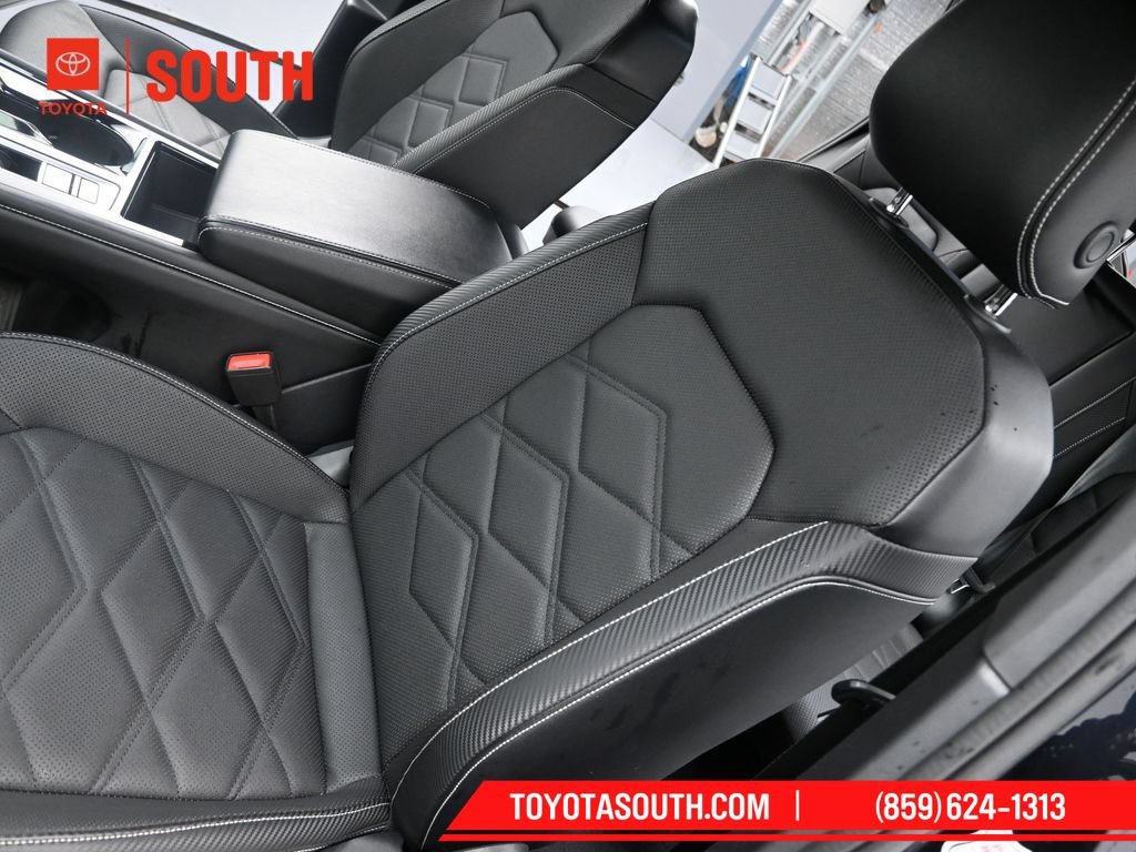 Used 2024 Volkswagen Atlas Cross Sport SE FWD image 9