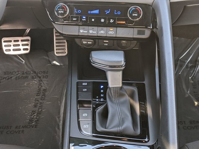 Used 2025 Hyundai Elantra SEL image 14
