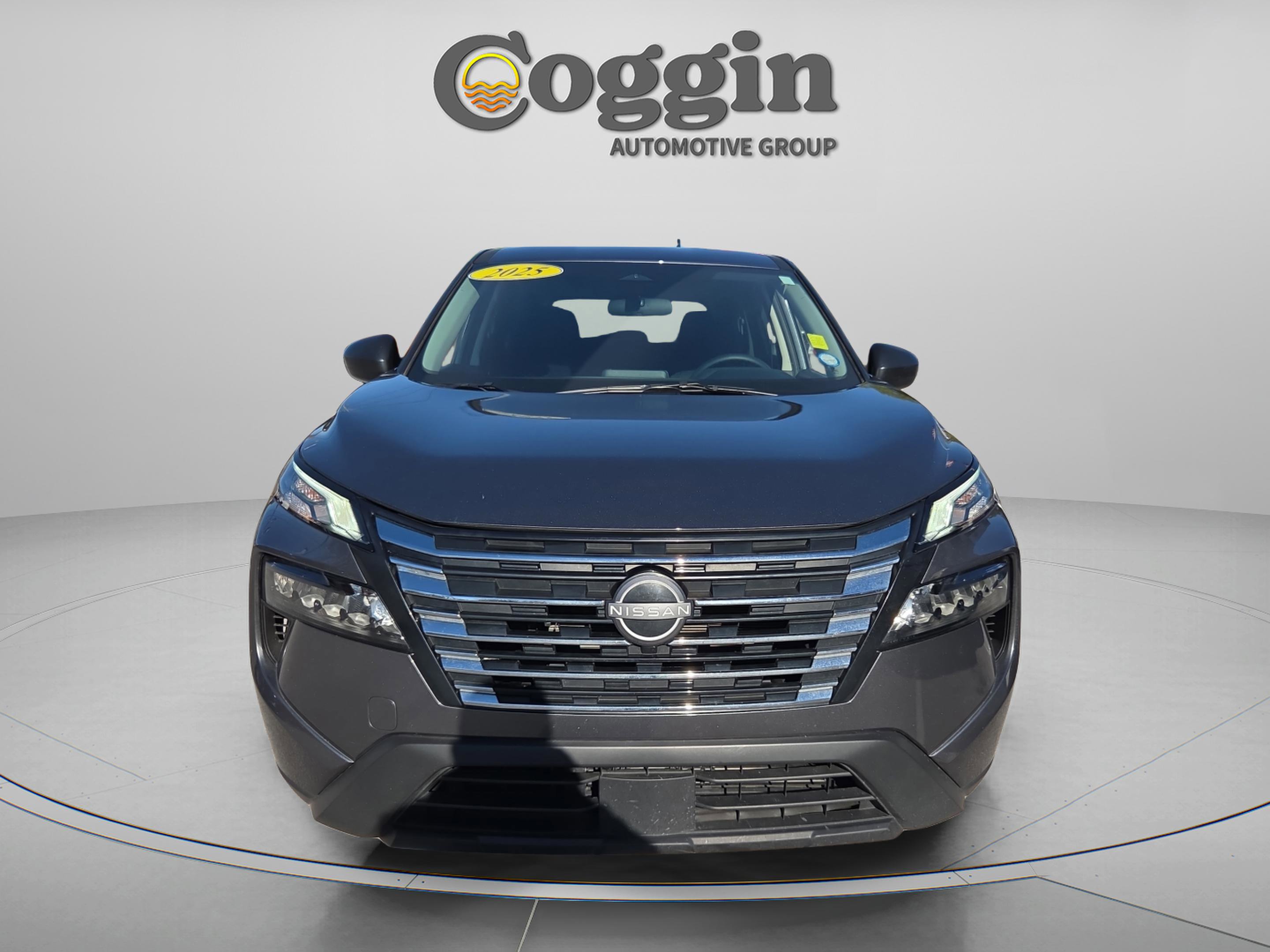 Used 2025 Nissan Rogue S image 8