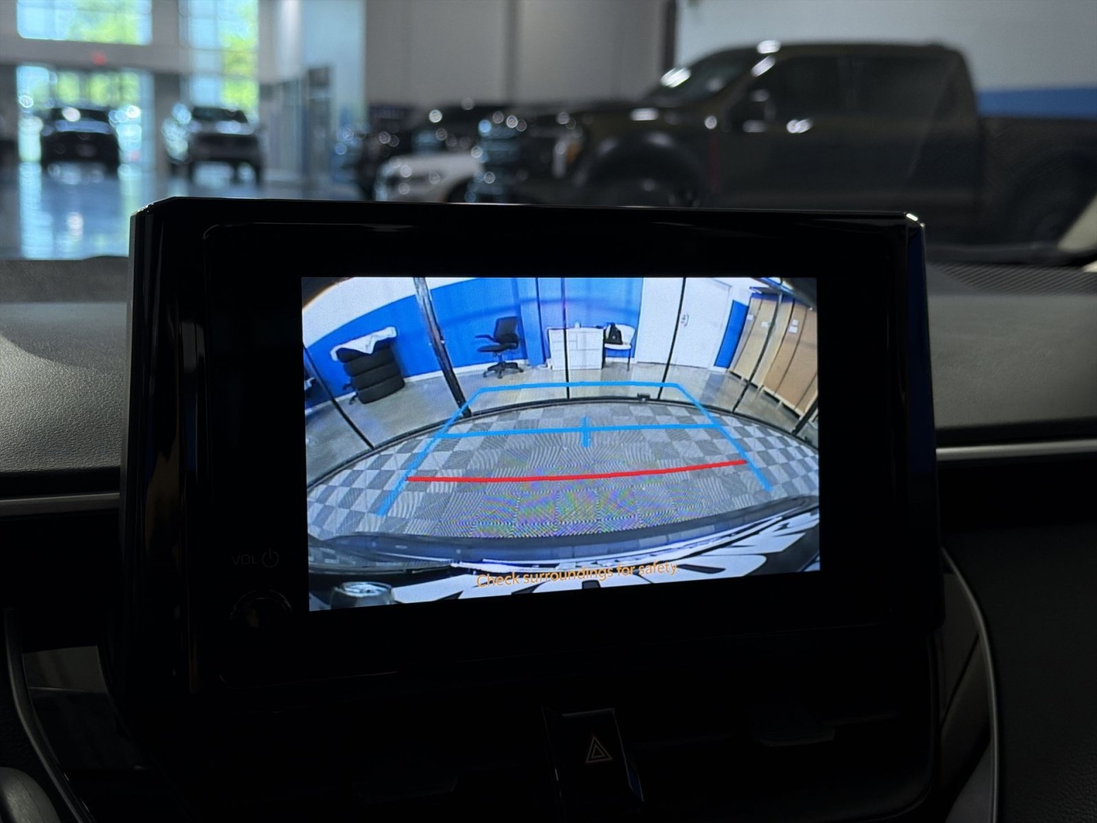 Used 2025 Toyota Corolla LE FWD image 30
