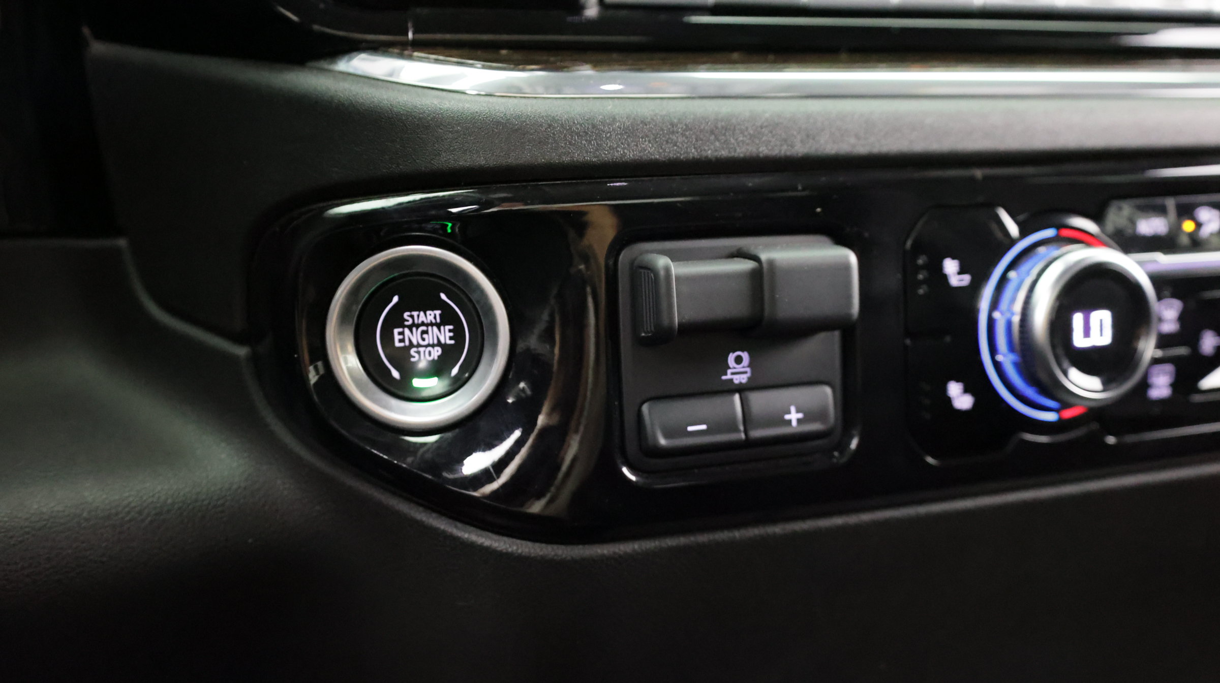Used 2023 GMC Sierra 1500 Elevation w/ LPO, Elevation Black Package AWD/4WD image 25