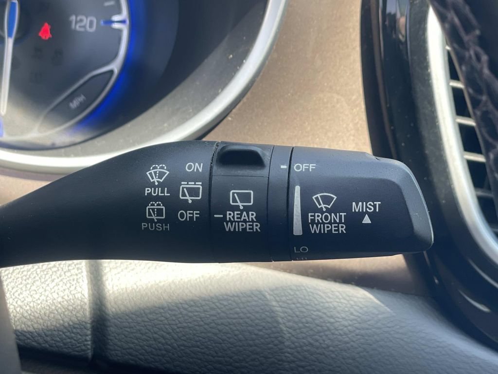 Used 2017 Chrysler Pacifica Touring-L Plus FWD image 23