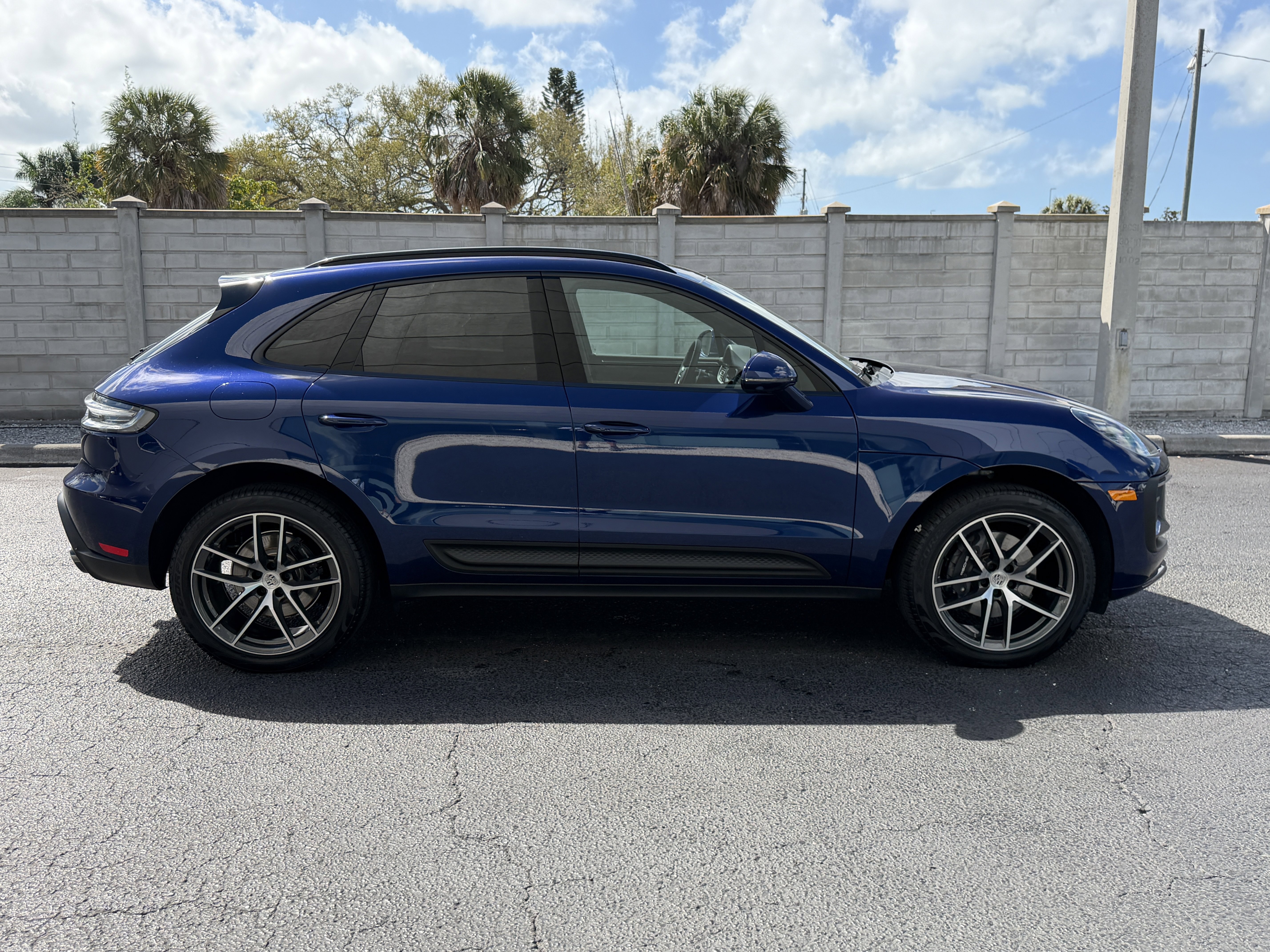 Certified 2025 Porsche Macan image 7