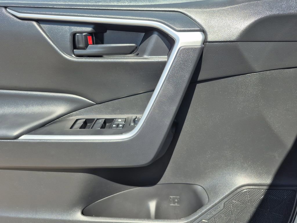 Used 2024 Toyota RAV4 LE image 6