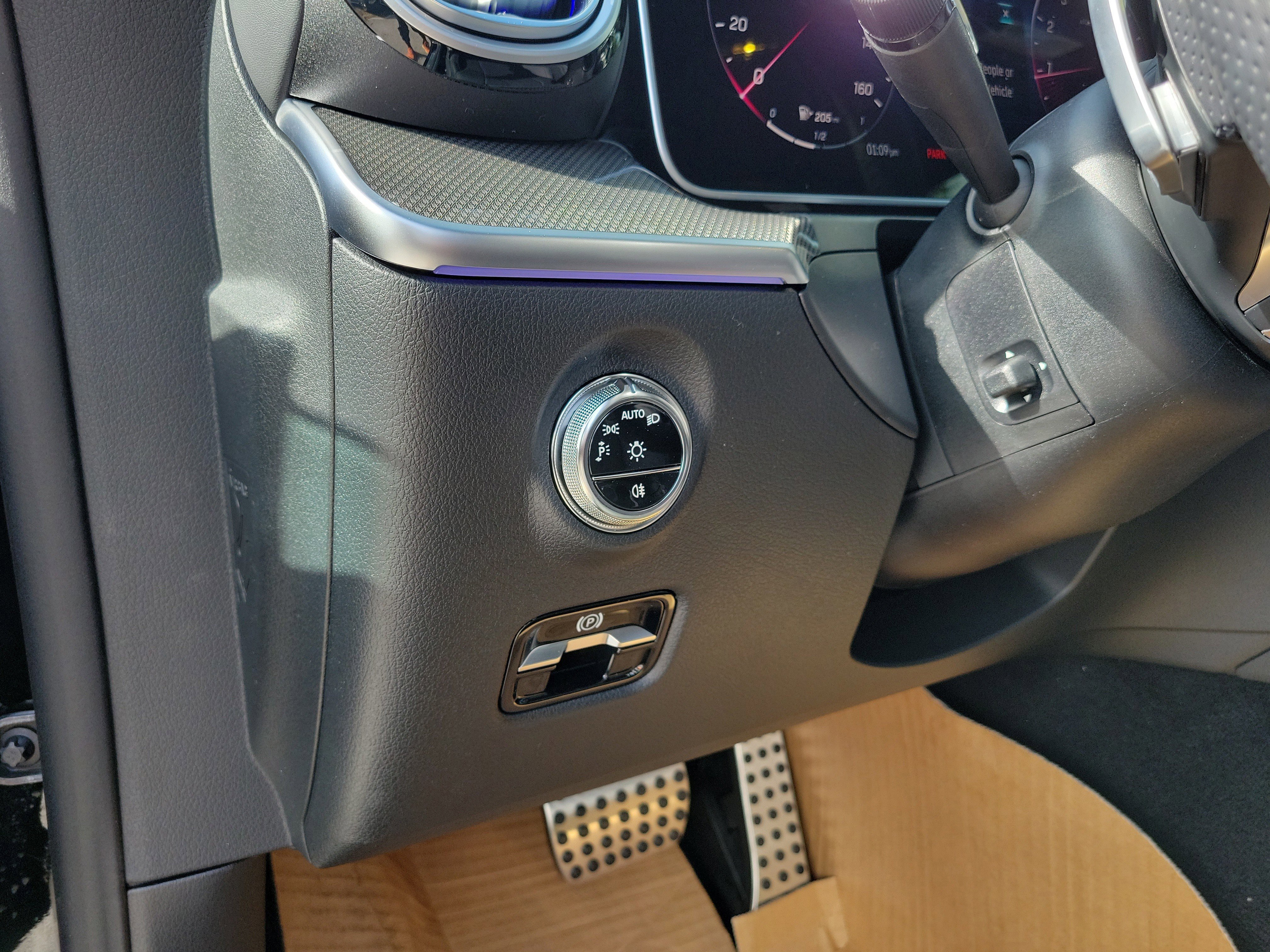 New 2026 Mercedes-Benz CLE 300 4MATIC Coupe image 32