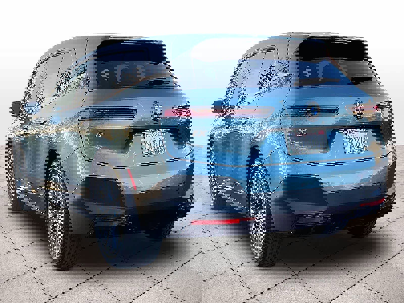 Used 2025 BMW iX xDrive50 w/ Convenience Package image 12