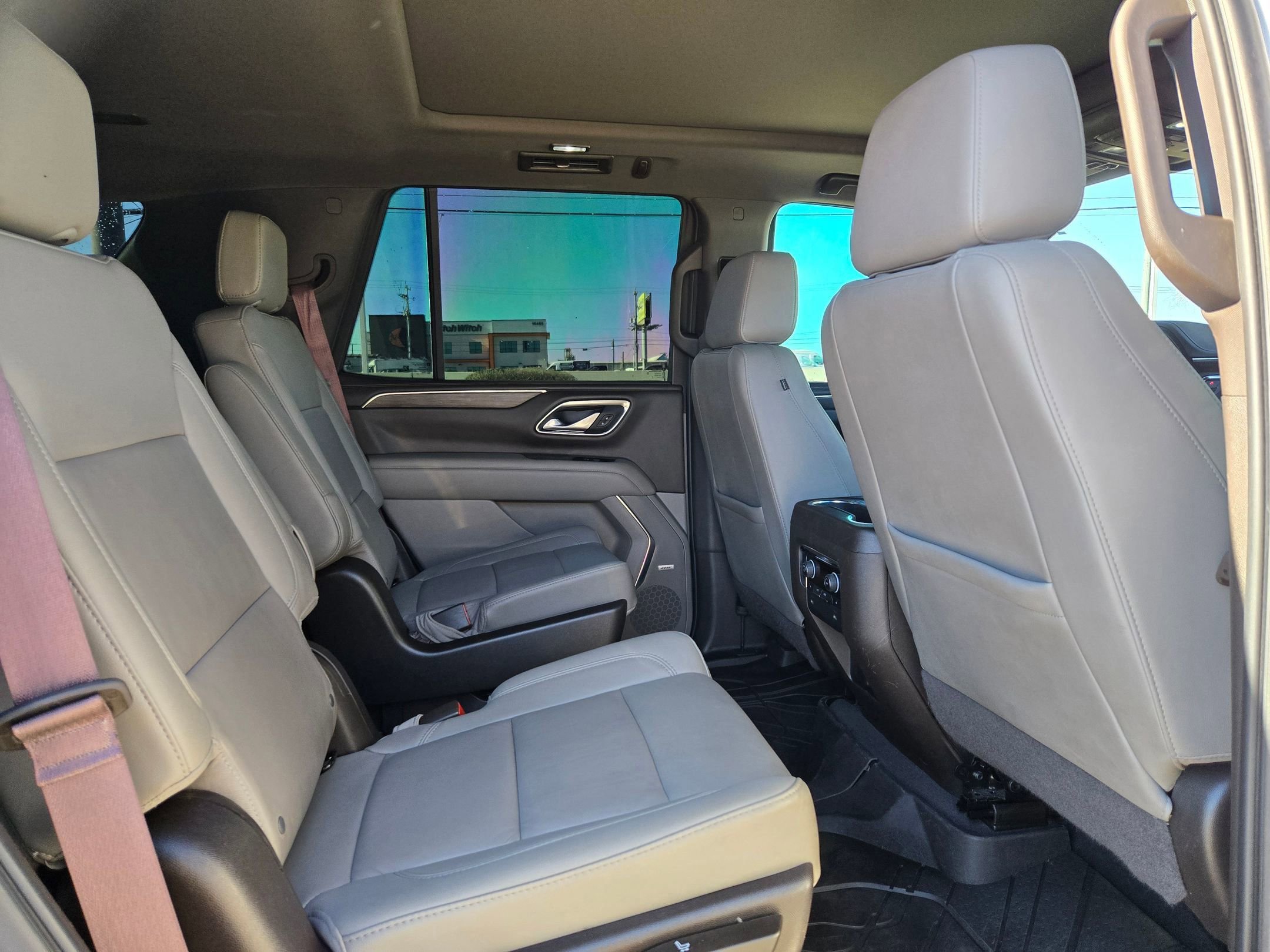 Used 2022 Chevrolet Tahoe Z71 w/ Z71 Off-Road Package image 28