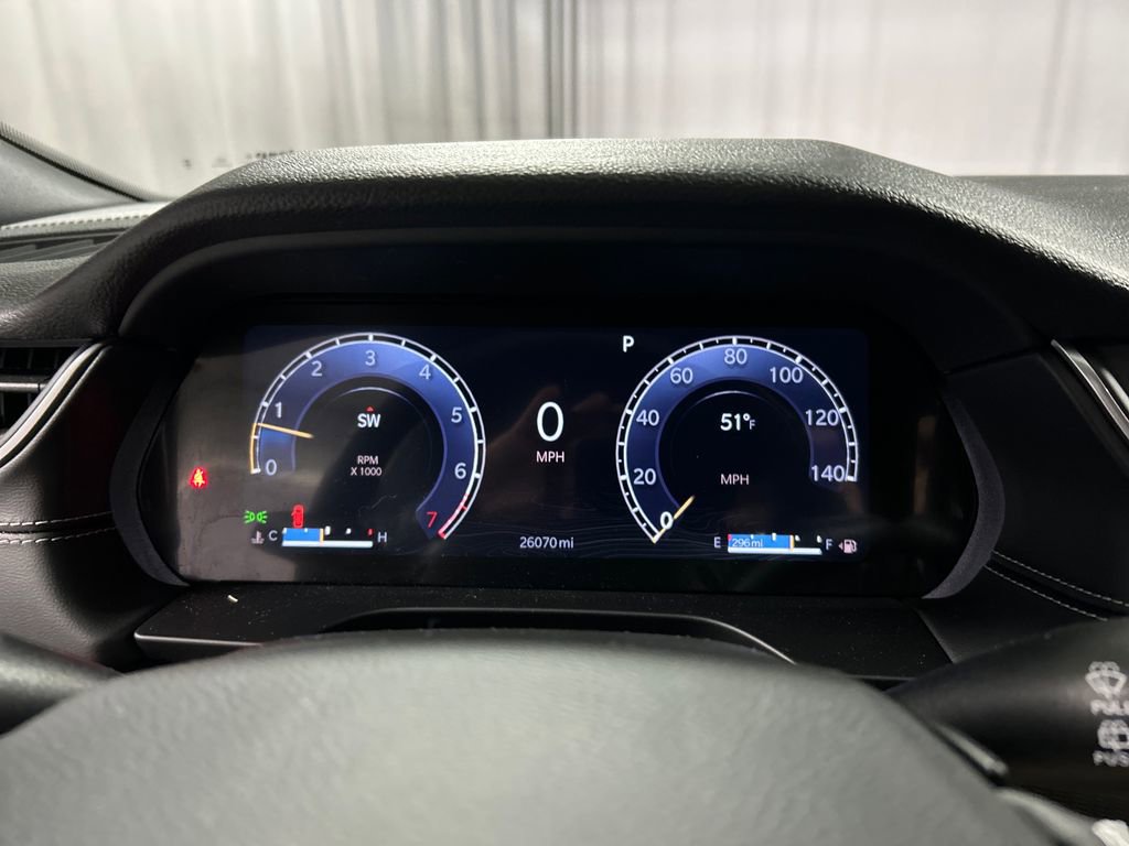 Used 2024 Jeep Grand Cherokee L Laredo image 16